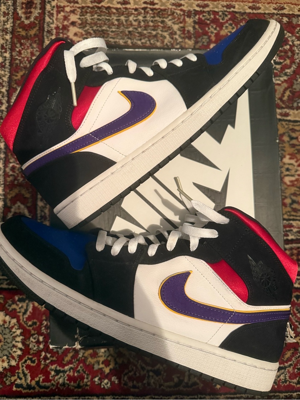 Jordan 1 Mid Lakers Top 3 - Sneakers in Black, White, Purple & Red